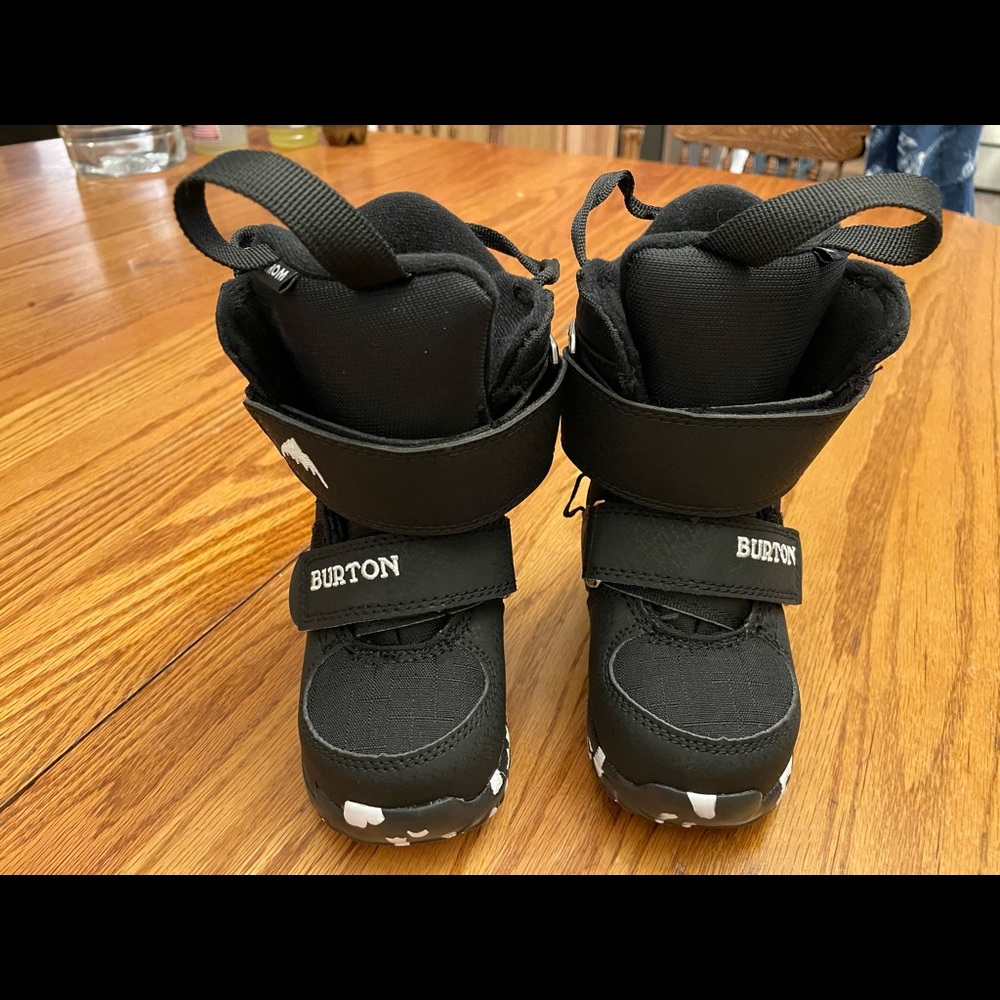 Burton Mini Grom Toddler Snowboard Boots 7C NEw without tags.